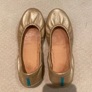 Tieks limited edition champagne color flats in size 7